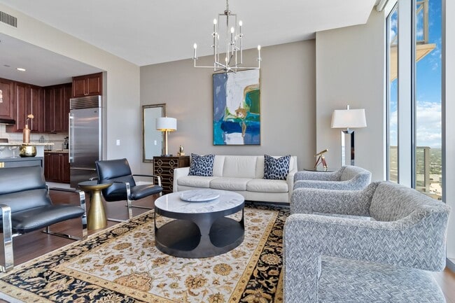 Photo - 610 E Market St House