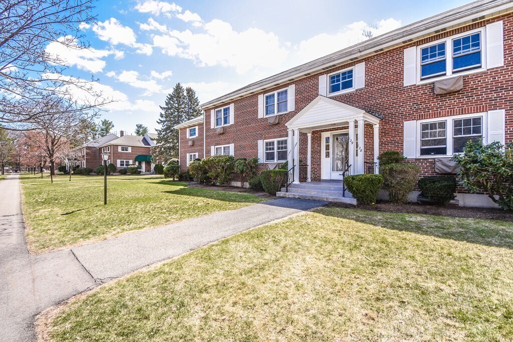 Foto principal - 129 Emerson Gardens