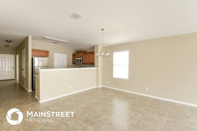 Foto del edificio - 6826 Loma Secca