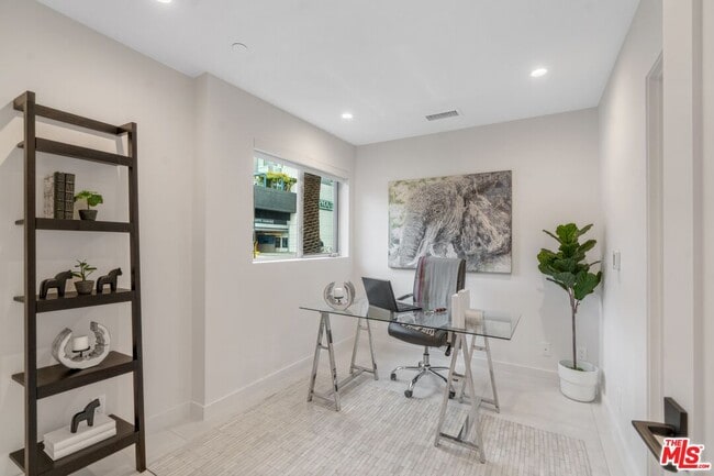 Foto del edificio - 855 N Detroit St