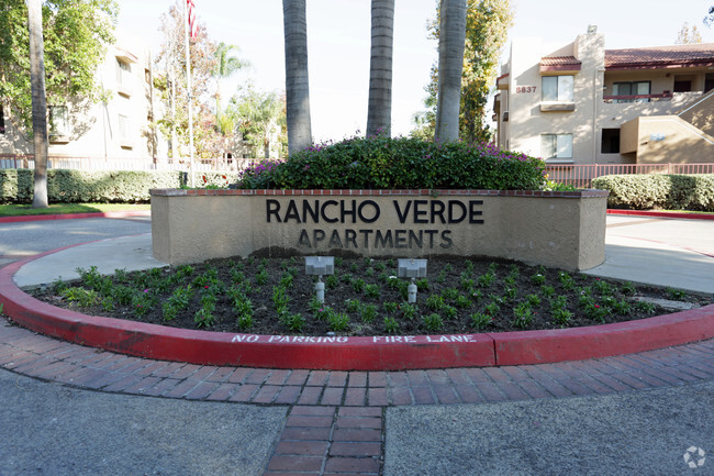 Foto del edificio - East Rancho Verde Village