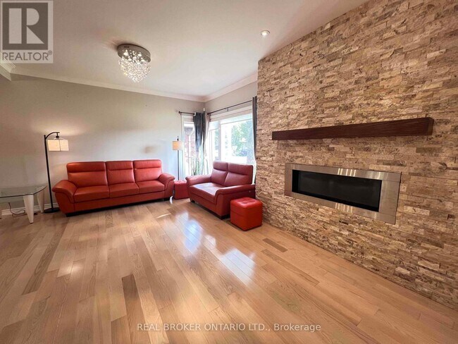 Building Photo - 30 Meadowacres Dr