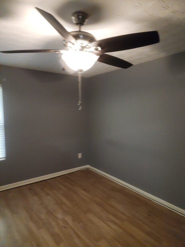 Master Bedroom - 1581 Eastern Sunrise Ln