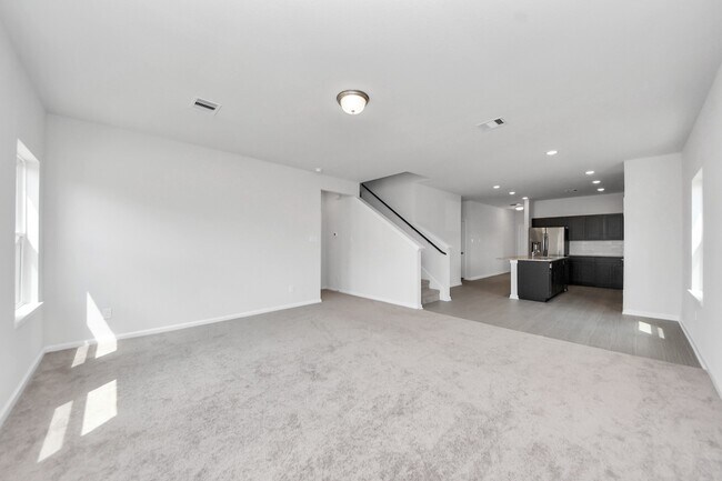 Foto del edificio - 2715 Crested Creek Ln