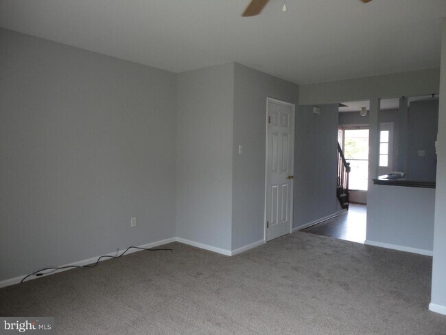 Building Photo - 2291 Memorial Ct