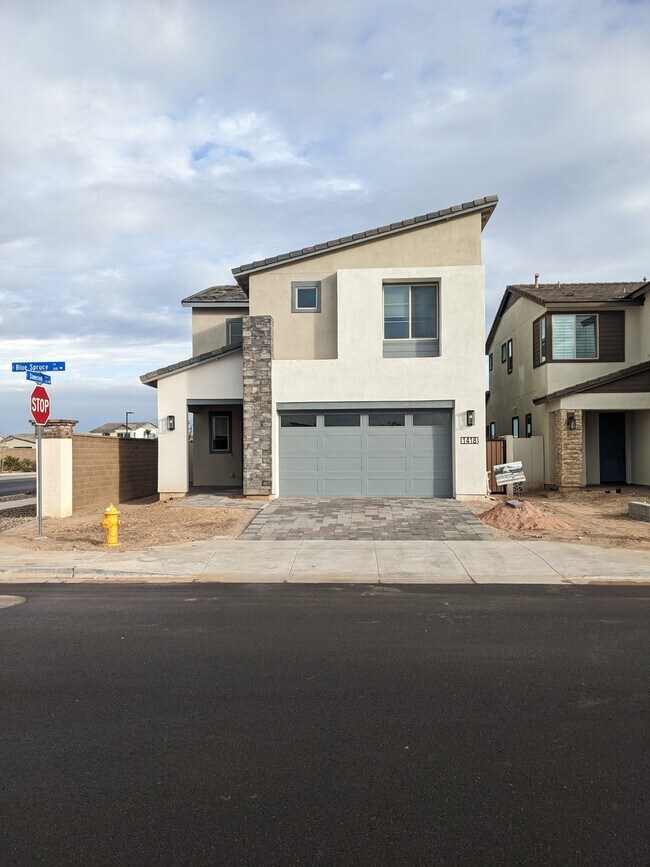 Building Photo - 1418 E Blue Spruce Ln