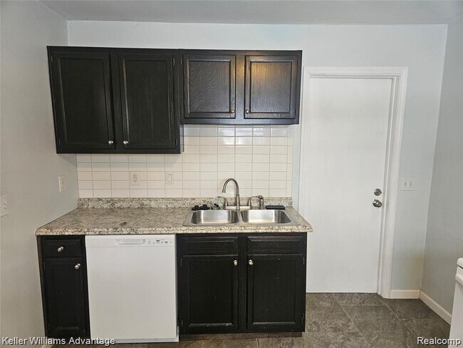 Foto del edificio - 9332 Lamont St