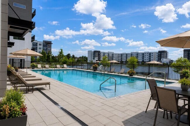 Foto del edificio - 5579 Millennia Park Dr
