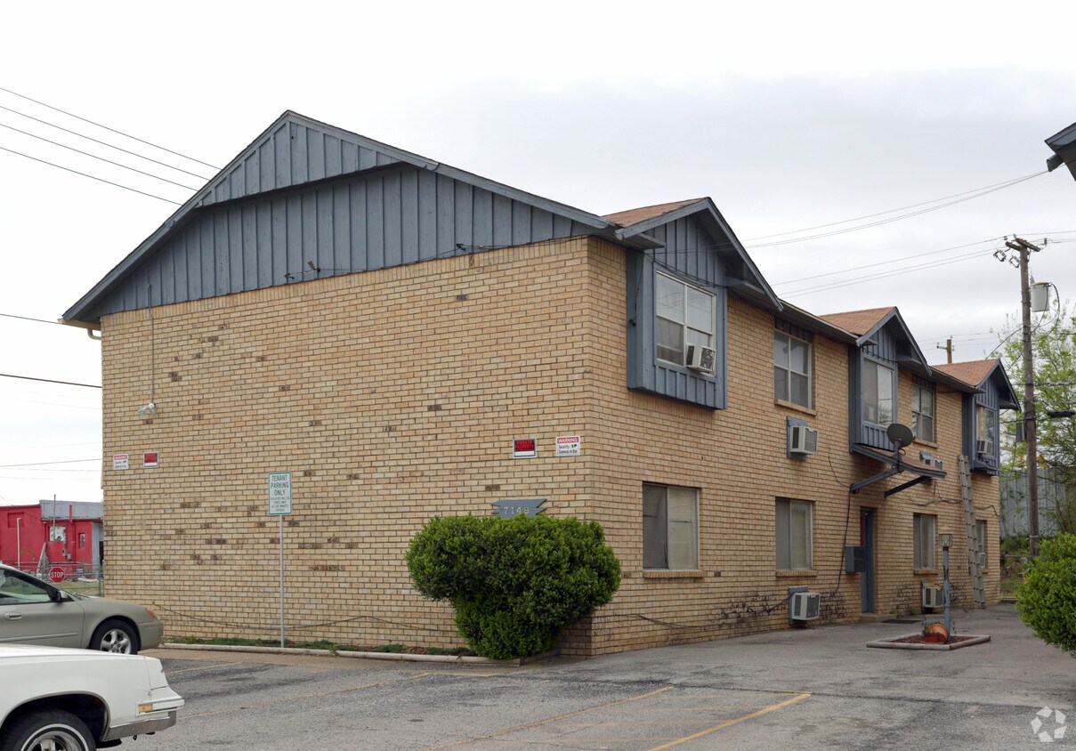 Building Photo - 7144-7148 E 10th St