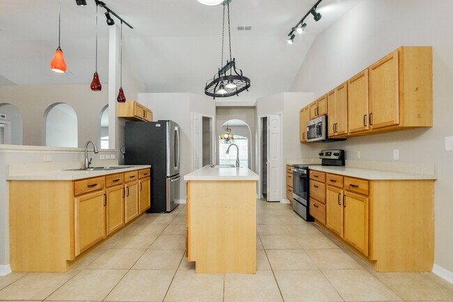 Building Photo - 809 Clear Brook Ct
