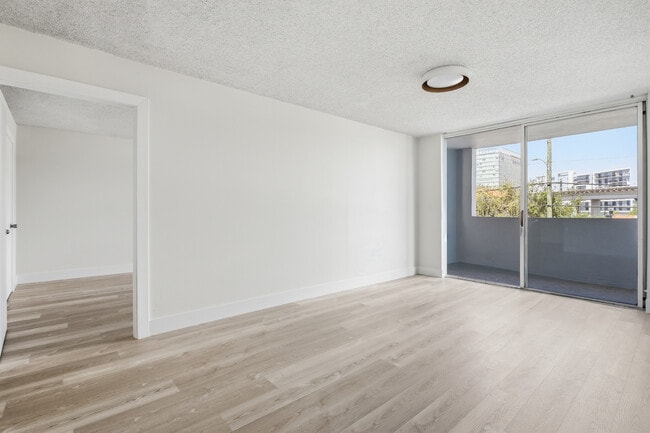 Foto del edificio - 1010 NW 11th St