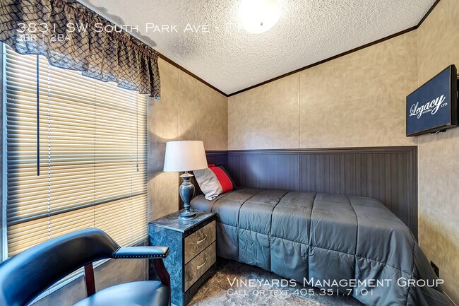 Foto del edificio - 3831 SW South Park Ave