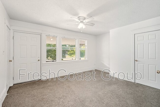 Building Photo - 1714 Castle Ave