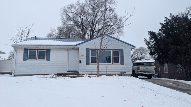 Foto del edificio - 3 bedroom, 2 bath home in Waterloo
