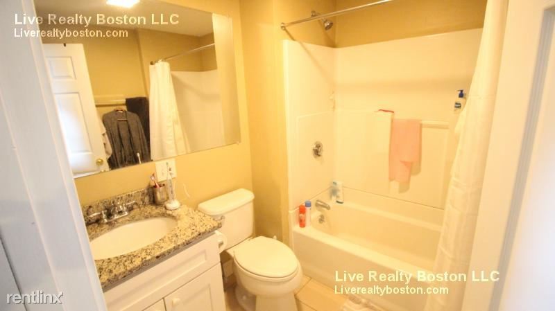 Building Photo - 341 Saint Paul St