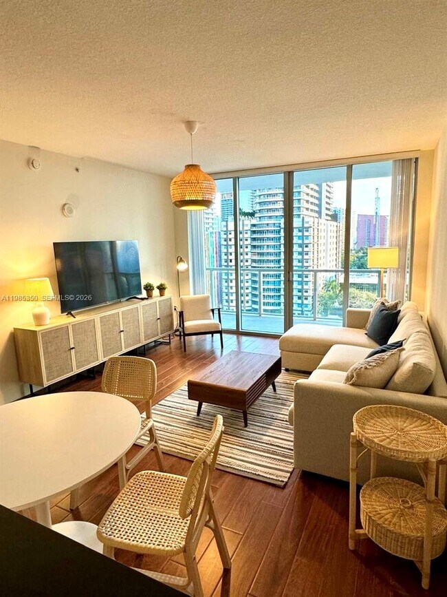 Foto del edificio - 79 SW 12th St