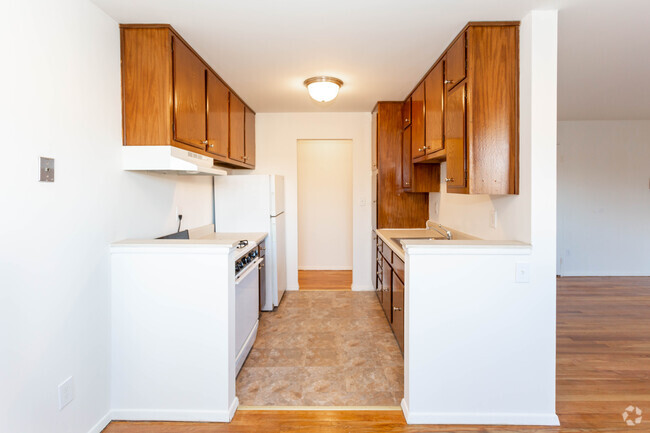 Kitchen - Jasontown II Apartments