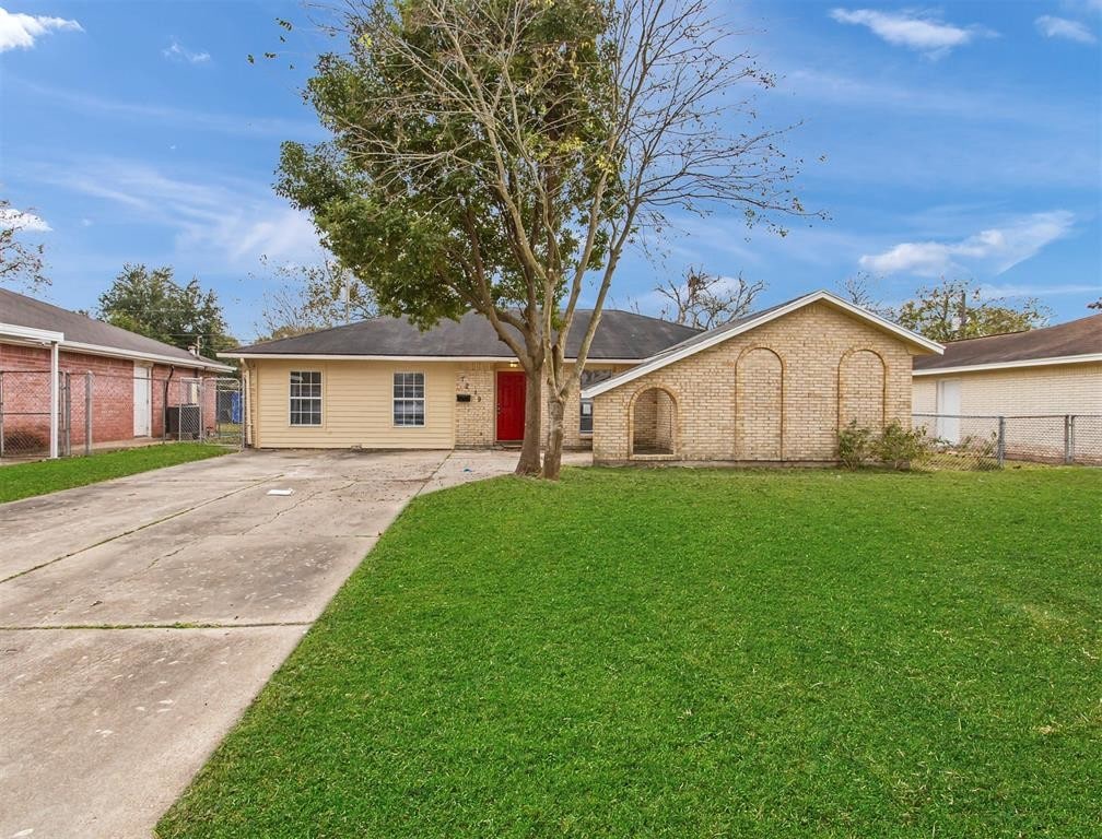 7219 Meadowlark Ln, Texas City, TX 77591 House Rental in Texas City, TX