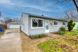 Building Photo - 13679 Sidonie Ave