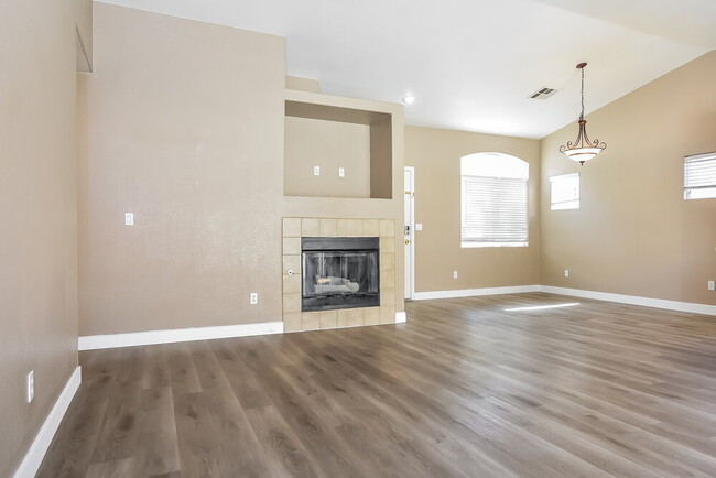Foto del edificio - 3830 Canary Creek Ave