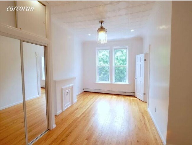 Foto del edificio - 3 Nassau Ave