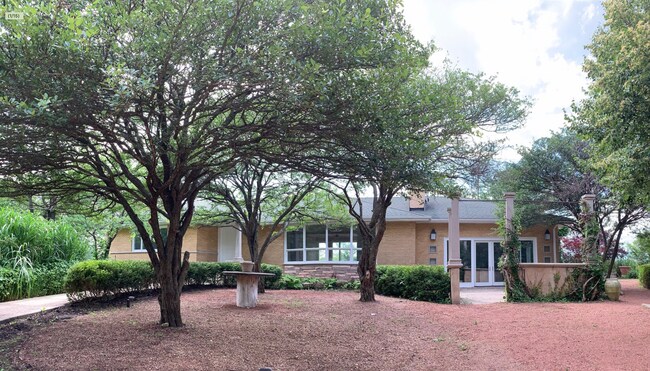 Building Photo - 11194 Bell Rd
