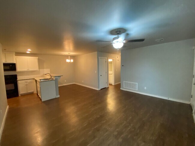 Foto del edificio - 3 Bed 2 Bath Duplex in Moore Schools!