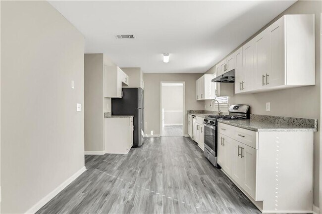 Building Photo - 2587 Captains Row