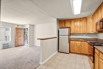 Building Photo - 1661 Bayview Heights Dr