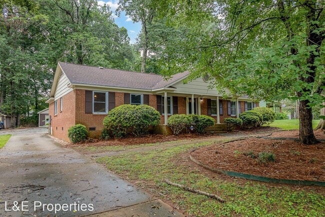 Building Photo - 3 br, 2 bath House - 120 Old Mine Road