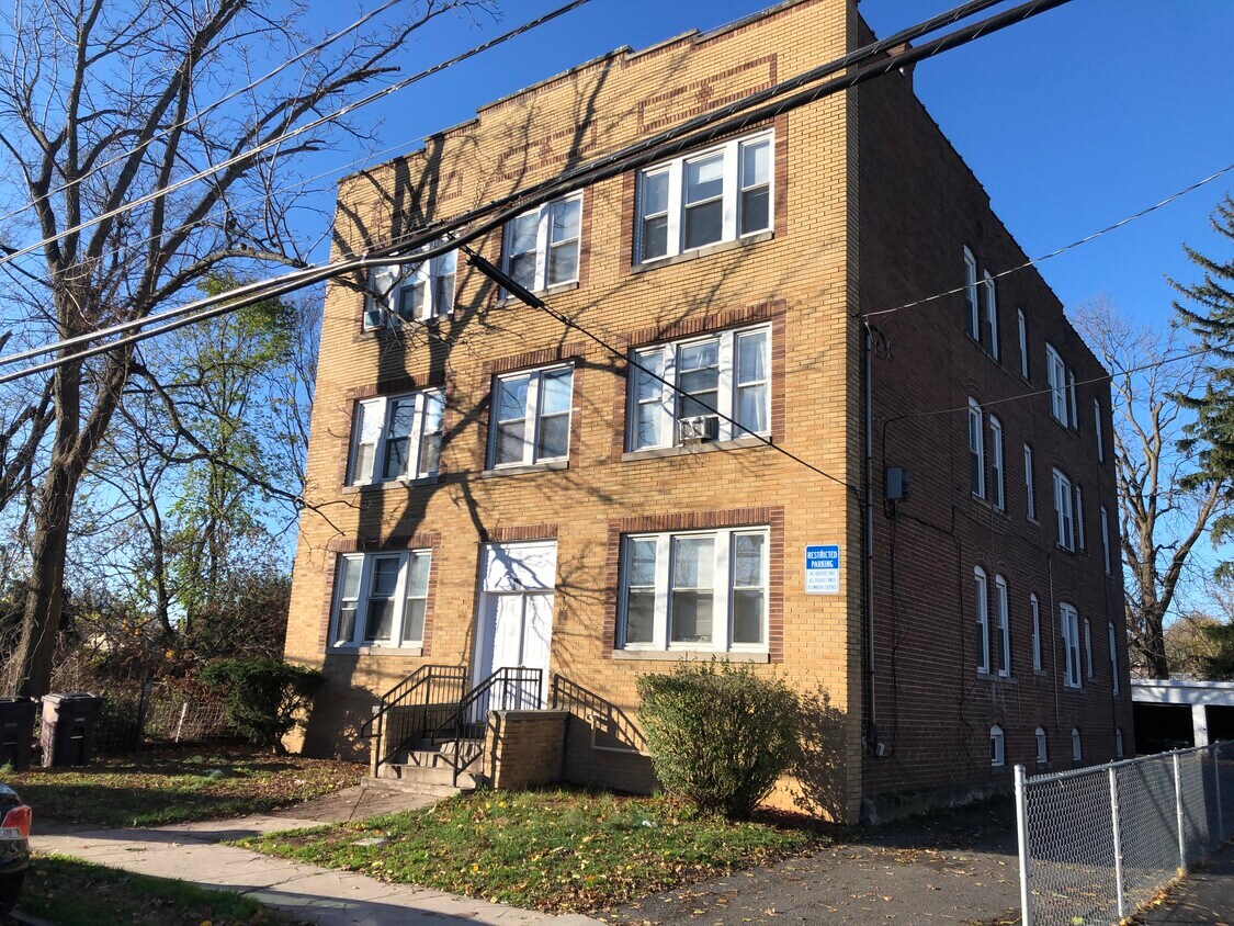 50 Lorraine St Unit 3N, New Britain, CT 06051 Apartments in New