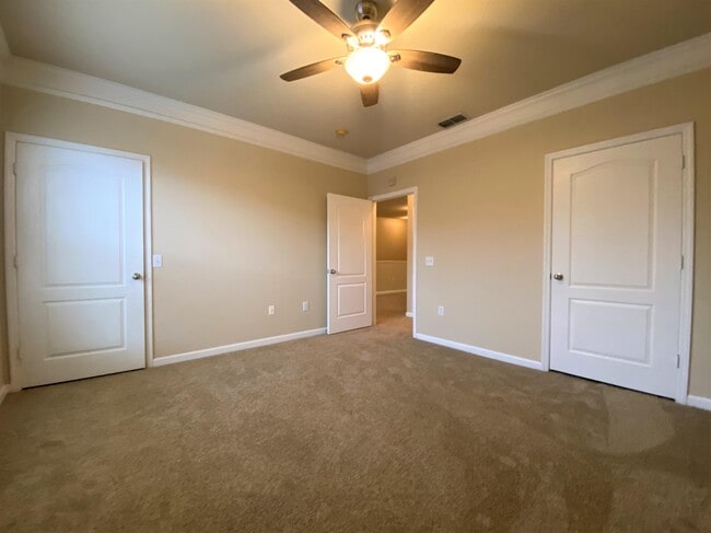 Building Photo - 8855 Villa View Cir