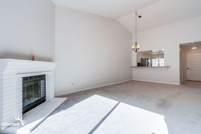 Building Photo - Charming 3Bdm 2Ba Condo in the Heart of Ca...