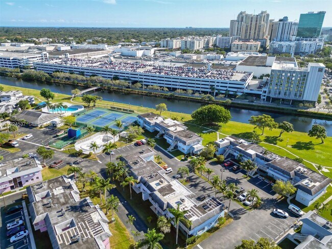 Foto del edificio - 7550 SW 82nd St