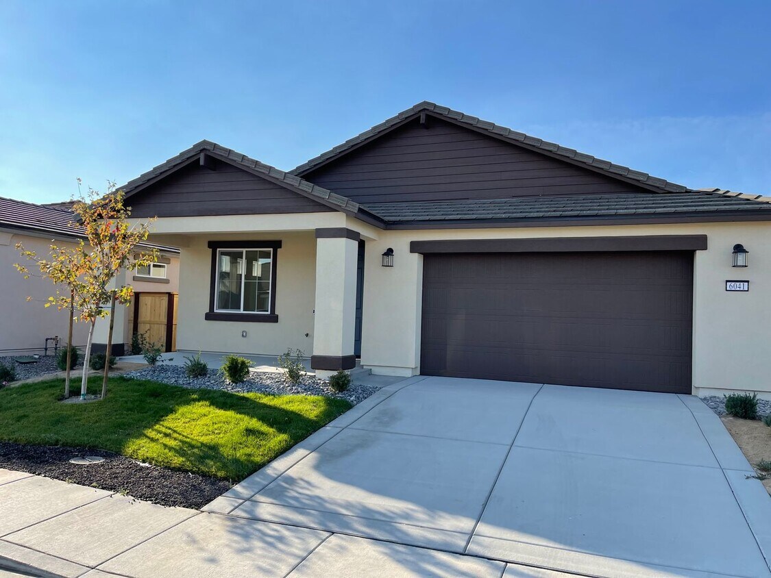 Primary Photo - Gorgeous newer house for rent