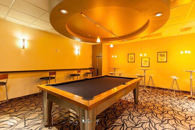 Building Photo - 545 N Dearborn St