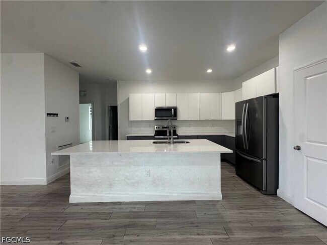 Building Photo - 8007 Mill Ct