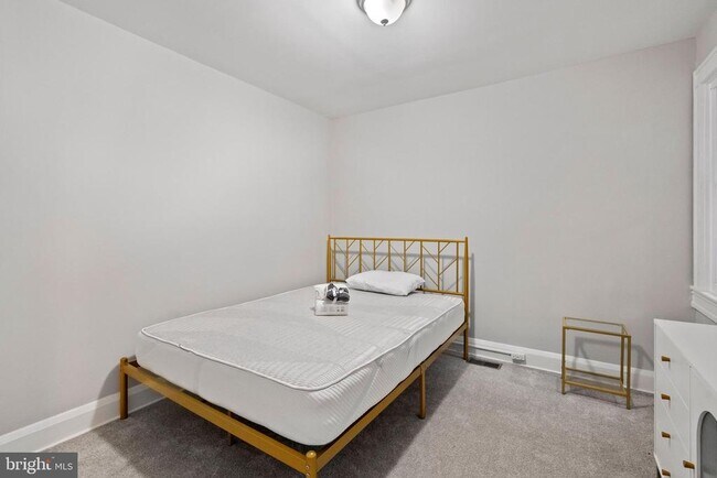 Foto del edificio - 910 N Kenwood Ave