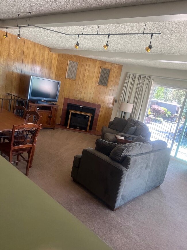 Building Photo - Chateau Du Lac condo available with Lakefr...