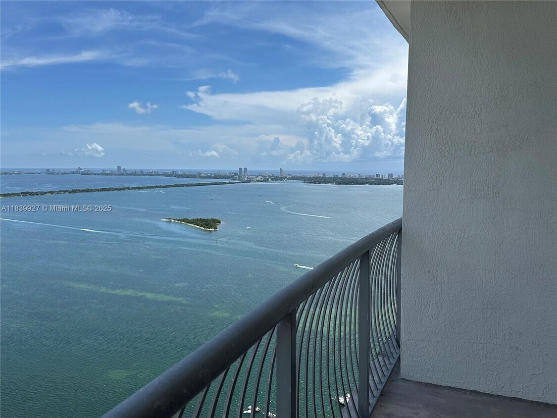 Foto principal - 1750 N Bayshore Dr