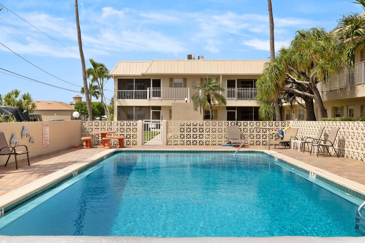 Primary Photo - Vacation Rental - Cozy 2 bedroom/2 bath co...