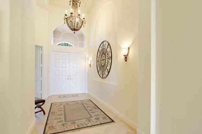 Building Photo - 528 Les Jardin Dr