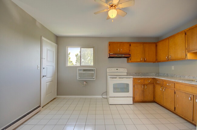 Building Photo - 24023 W Hazelcrest Dr