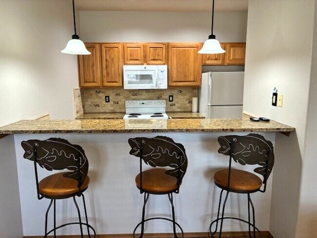 Building Photo - Long Term Rental - Tarn Landing A7