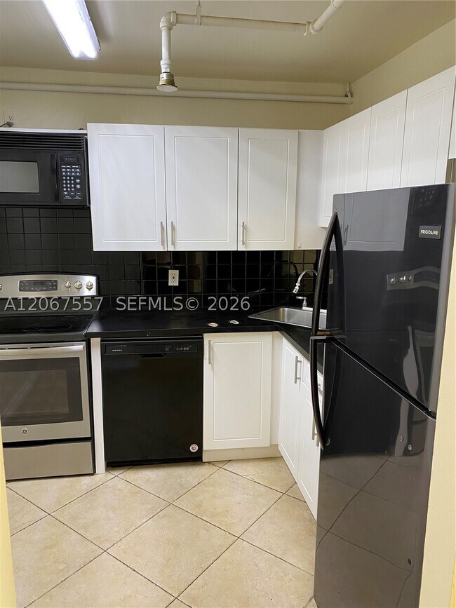 Foto del edificio - 1470 NE 123rd St