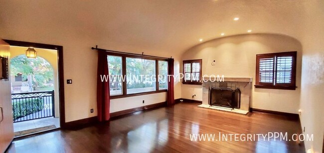 Foto del edificio - 5174 Bristol Rd