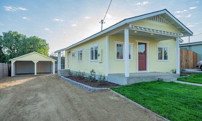 Building Photo - 741 Jazmin Ave