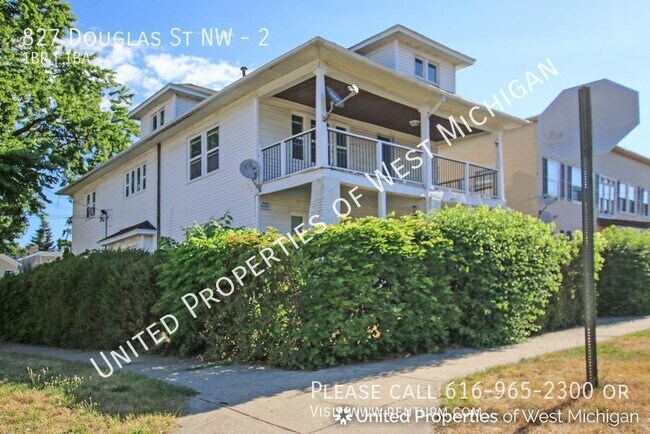 Foto del edificio - 827 Douglas St NW