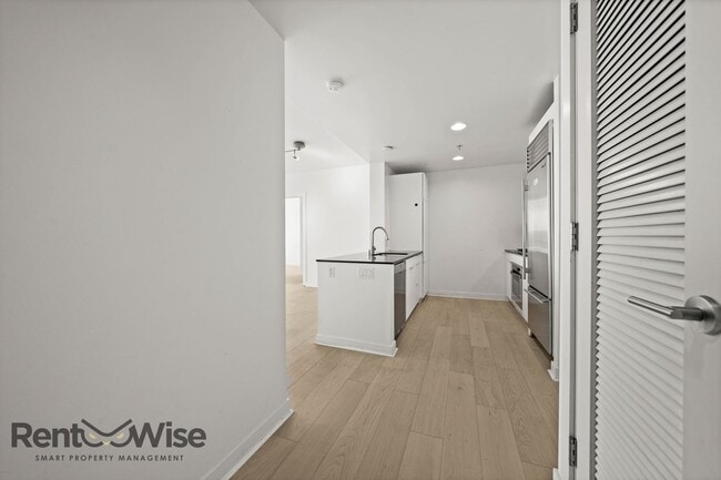 Building Photo - 501 Beale St