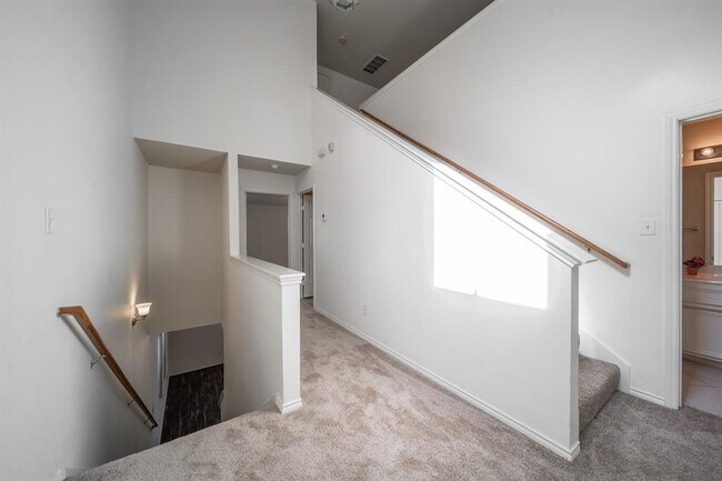 Foto del edificio - 7018 Plum Creek Terrace Ln